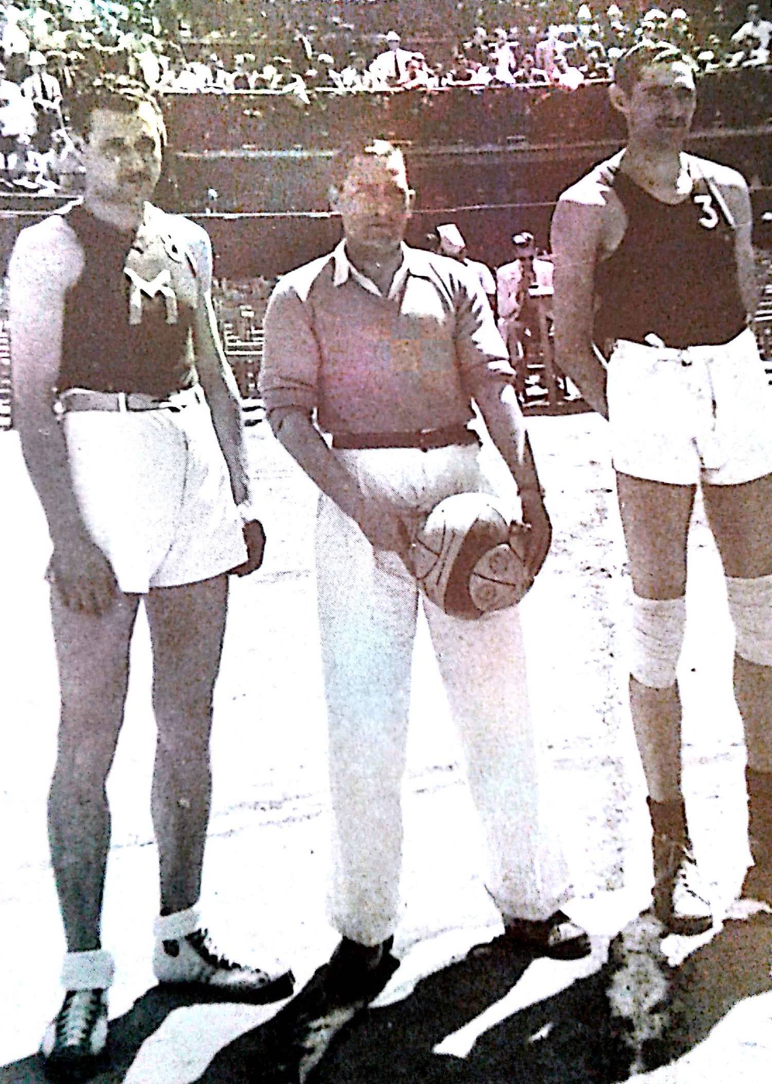 Pedro Carreras 70.1-crop Pedro Carreras abans de començar el partit de la Final Copa de Espanya 1941