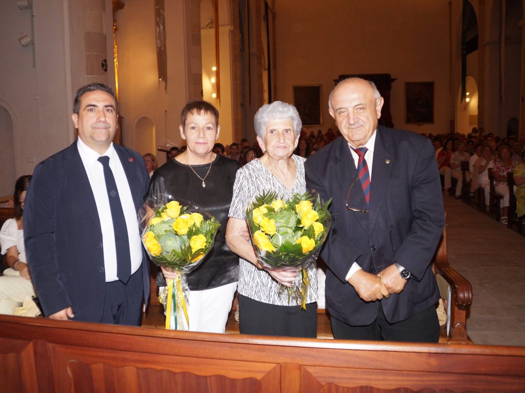Entrega flors vidua i familiars