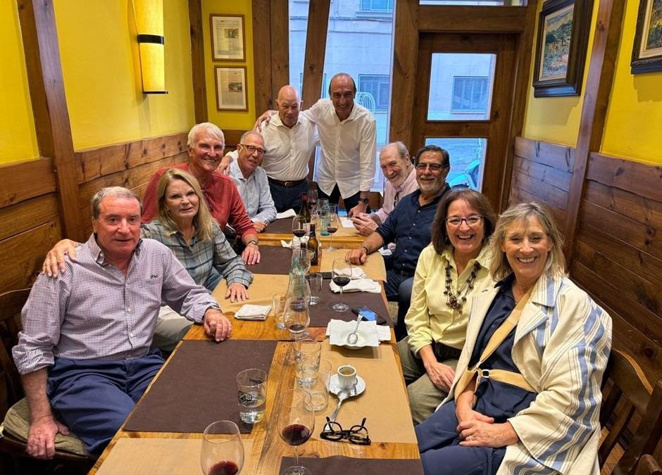 Reencuentro emotivo de nuestros héroes Veteranos del Barça de Baloncesto y Bob Guyette